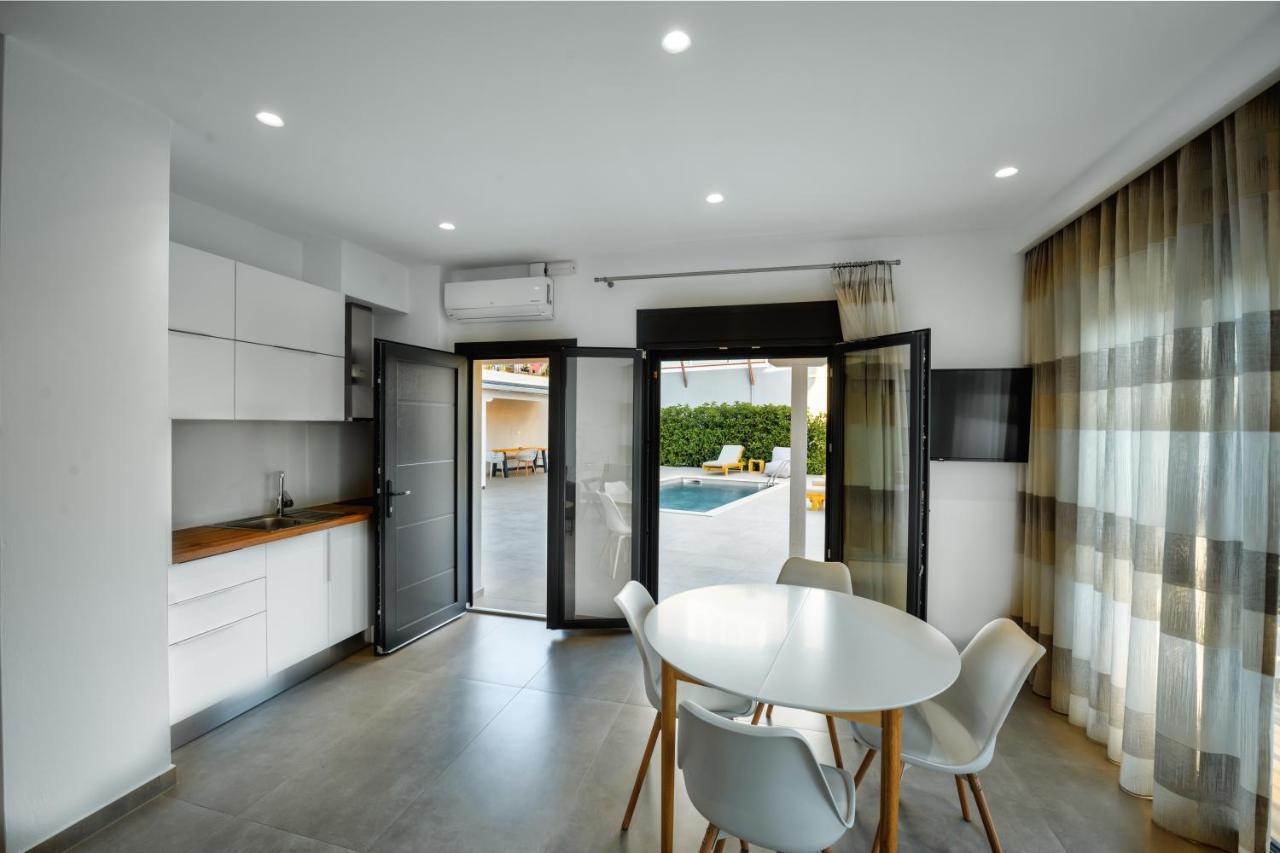 Suites Of Happiness Парга Екстериор снимка